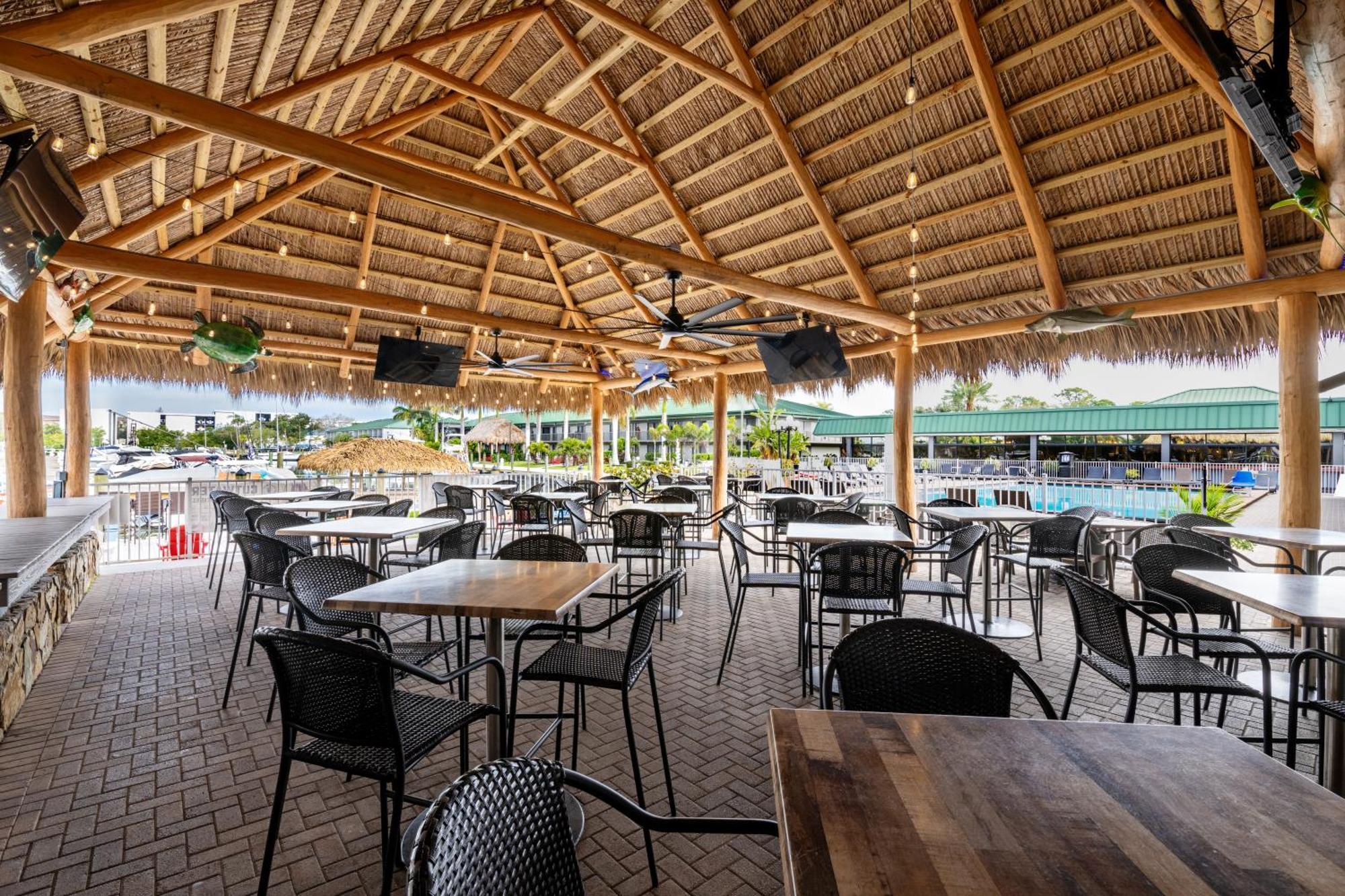 Ramada By Wyndham Sarasota Waterfront Hotel Exterior foto